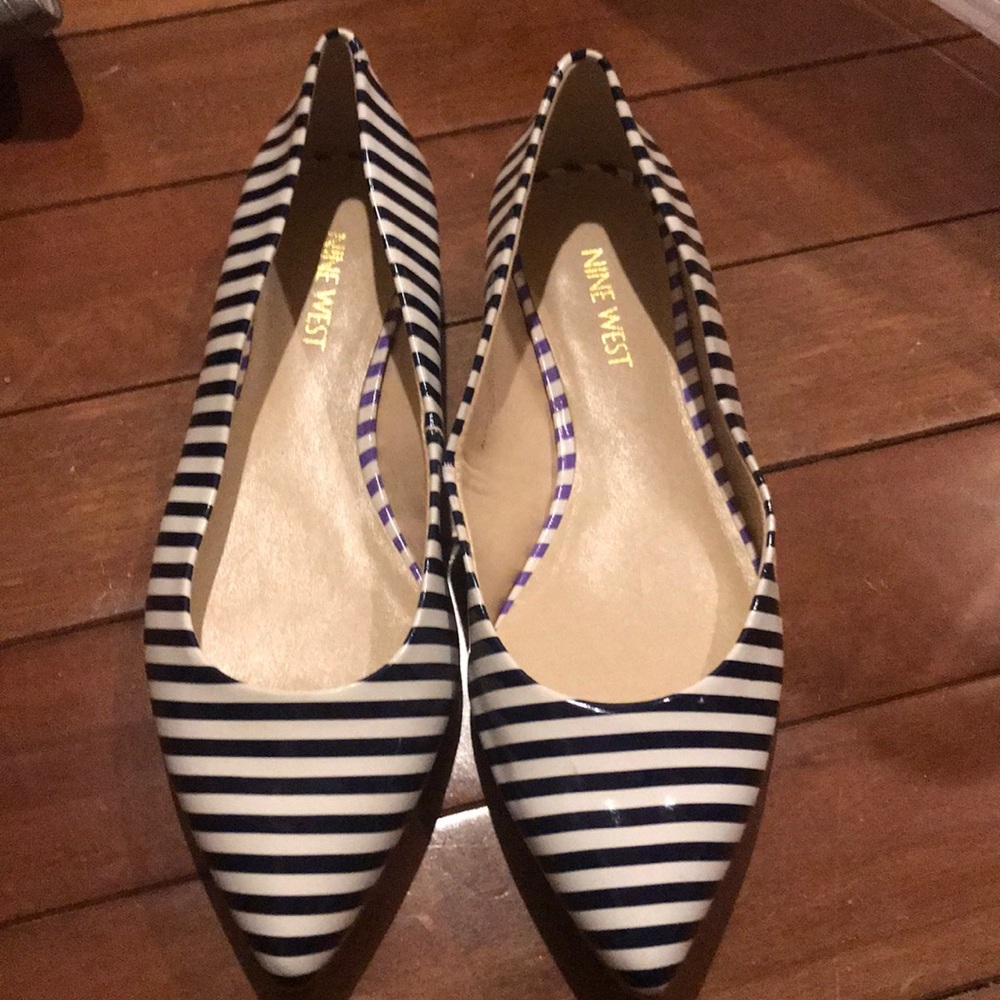 Nine West Pointed Toe Flats